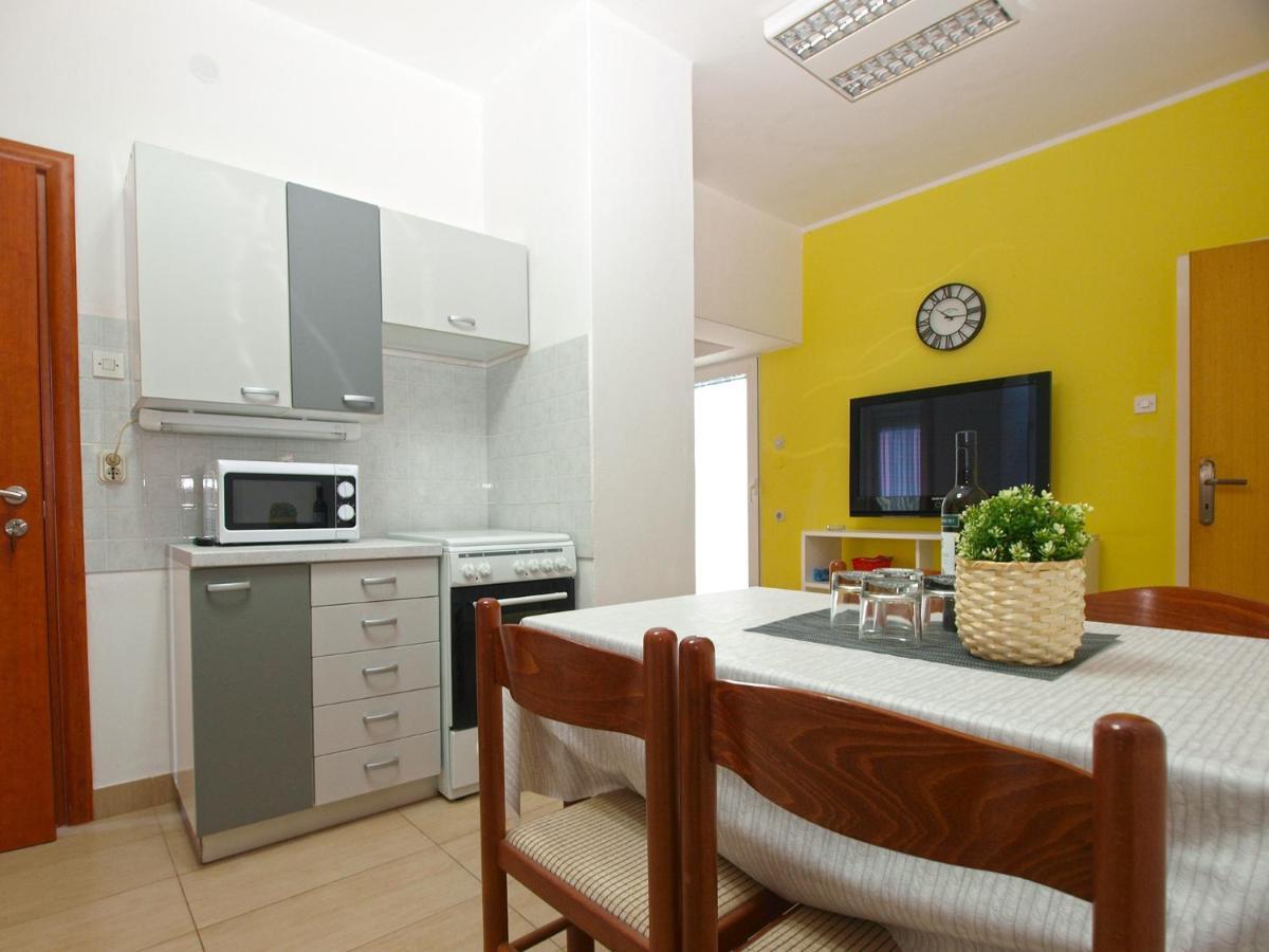 Apartments Biskupije 810 Медулин Экстерьер фото