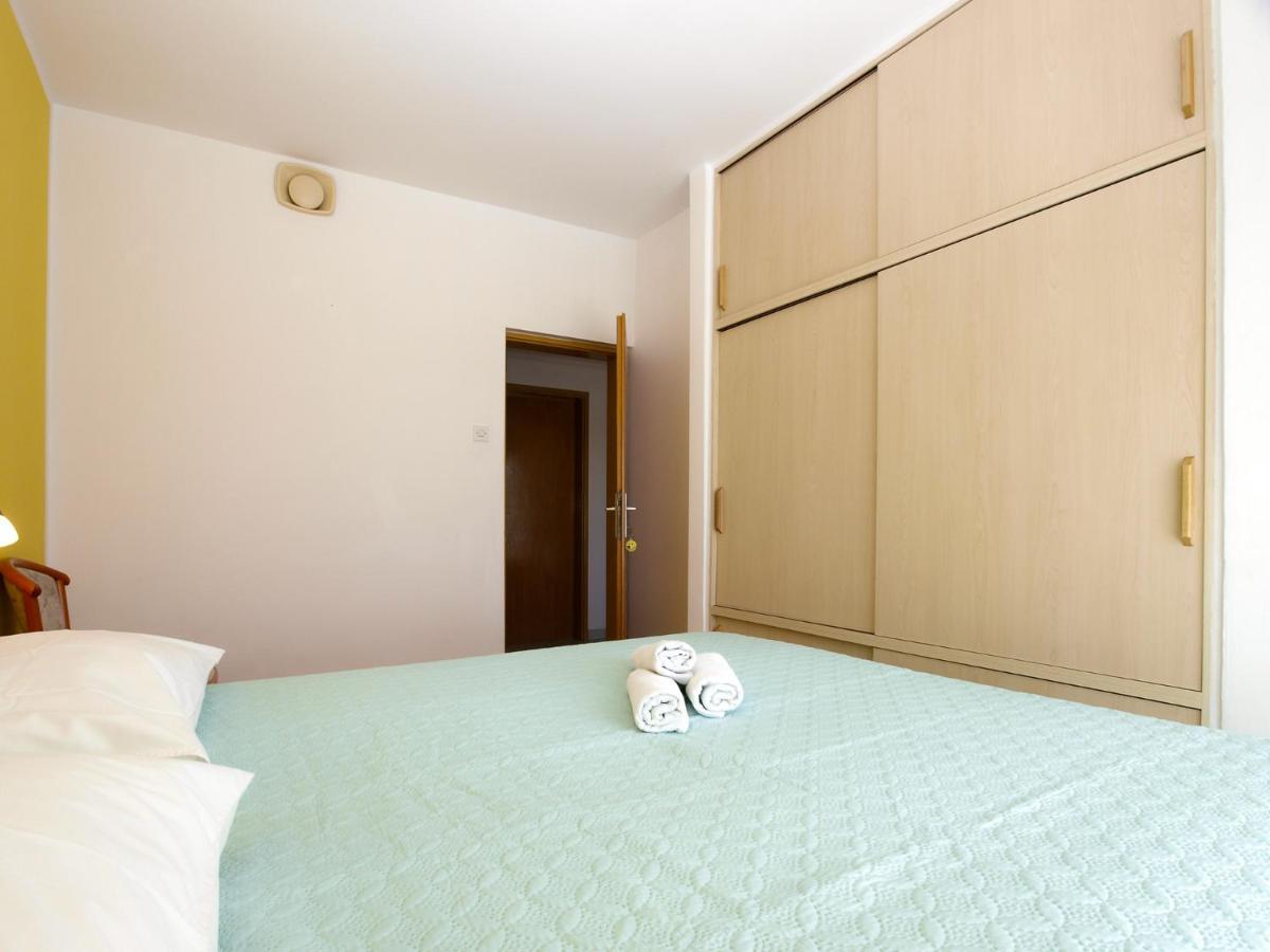 Apartments Biskupije 810 Медулин Экстерьер фото