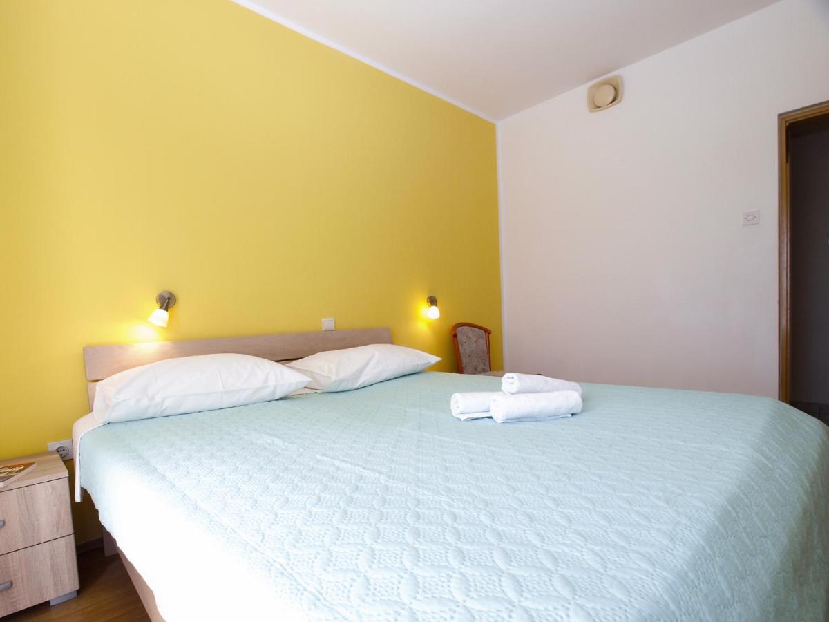 Apartments Biskupije 810 Медулин Экстерьер фото