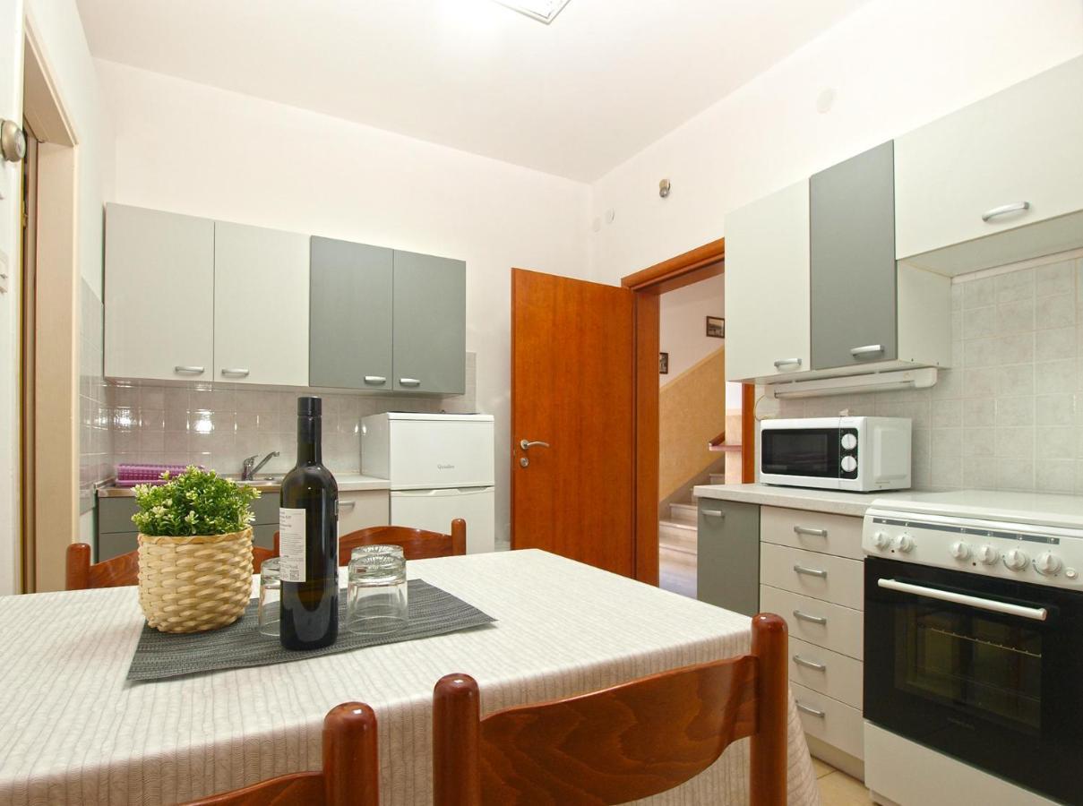 Apartments Biskupije 810 Медулин Экстерьер фото