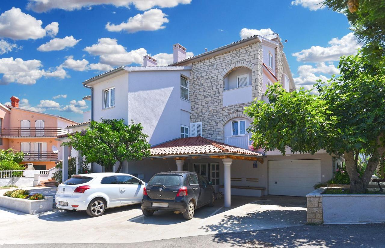 Apartments Biskupije 810 Медулин Экстерьер фото
