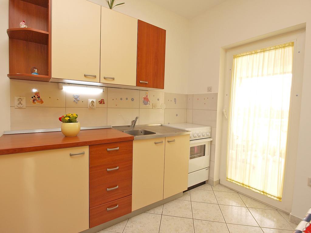 Apartments Biskupije 810 Медулин Экстерьер фото