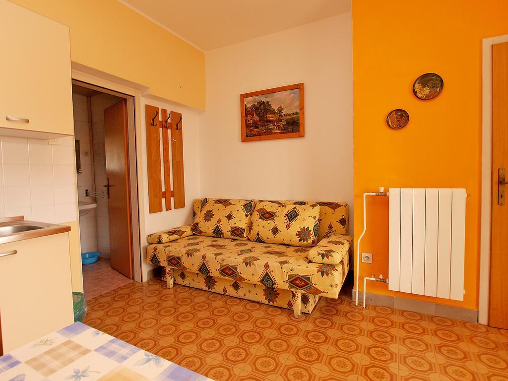 Apartments Biskupije 810 Медулин Экстерьер фото