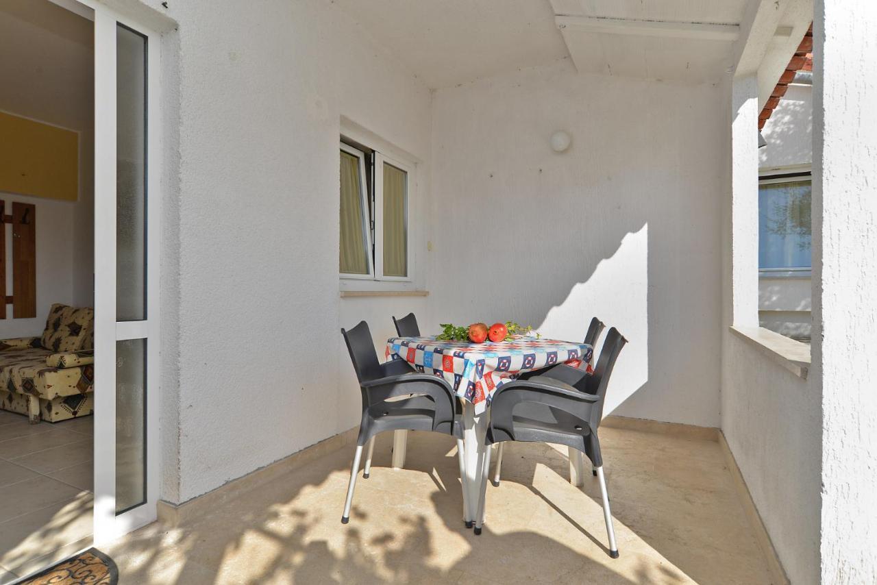Apartments Biskupije 810 Медулин Экстерьер фото