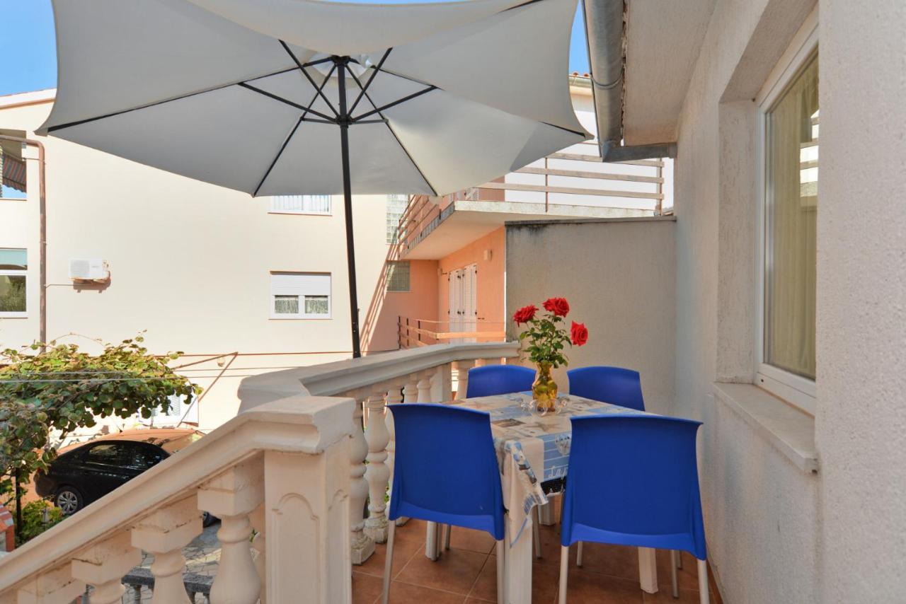 Apartments Biskupije 810 Медулин Экстерьер фото