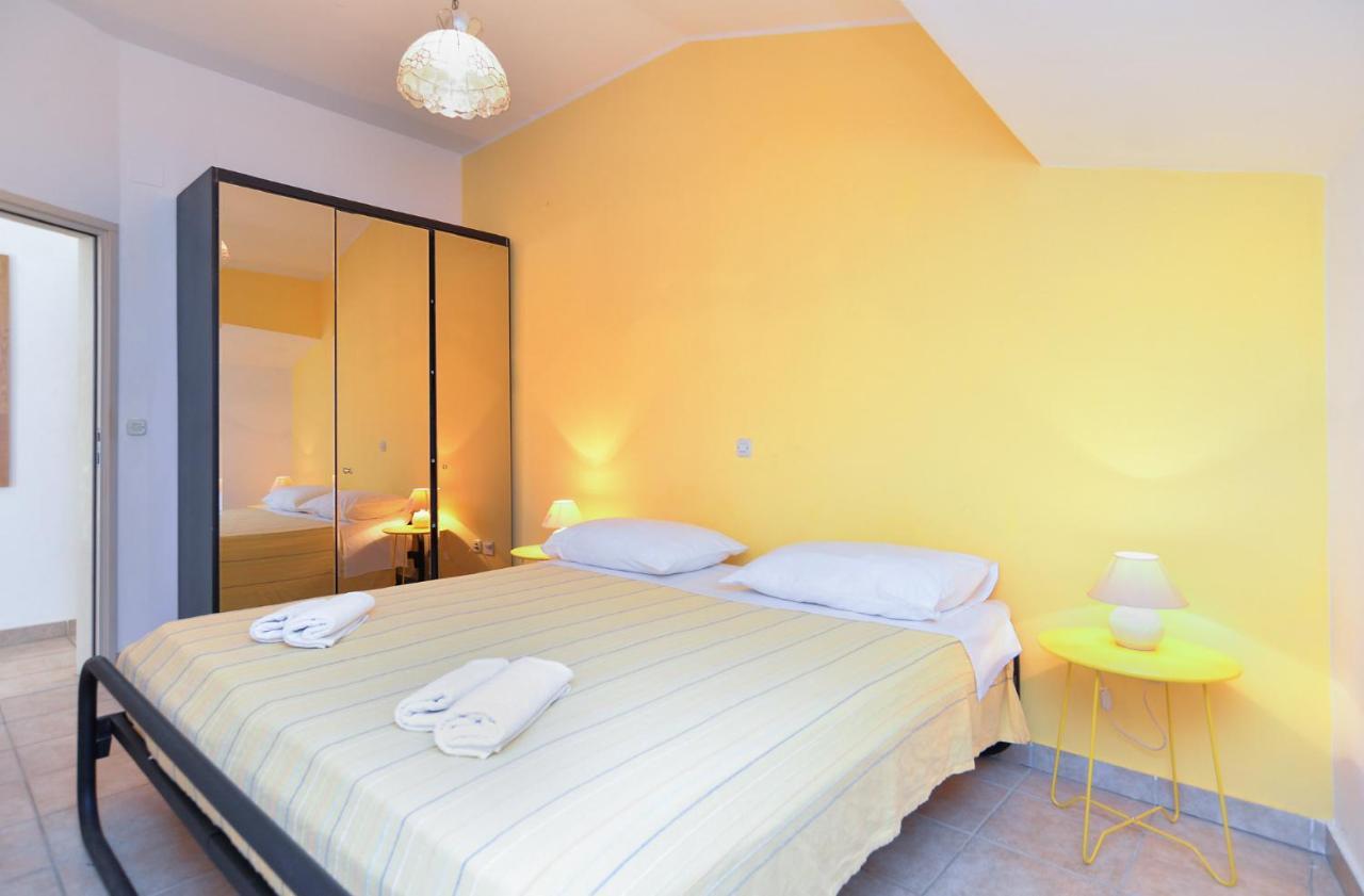 Apartments Biskupije 810 Медулин Экстерьер фото