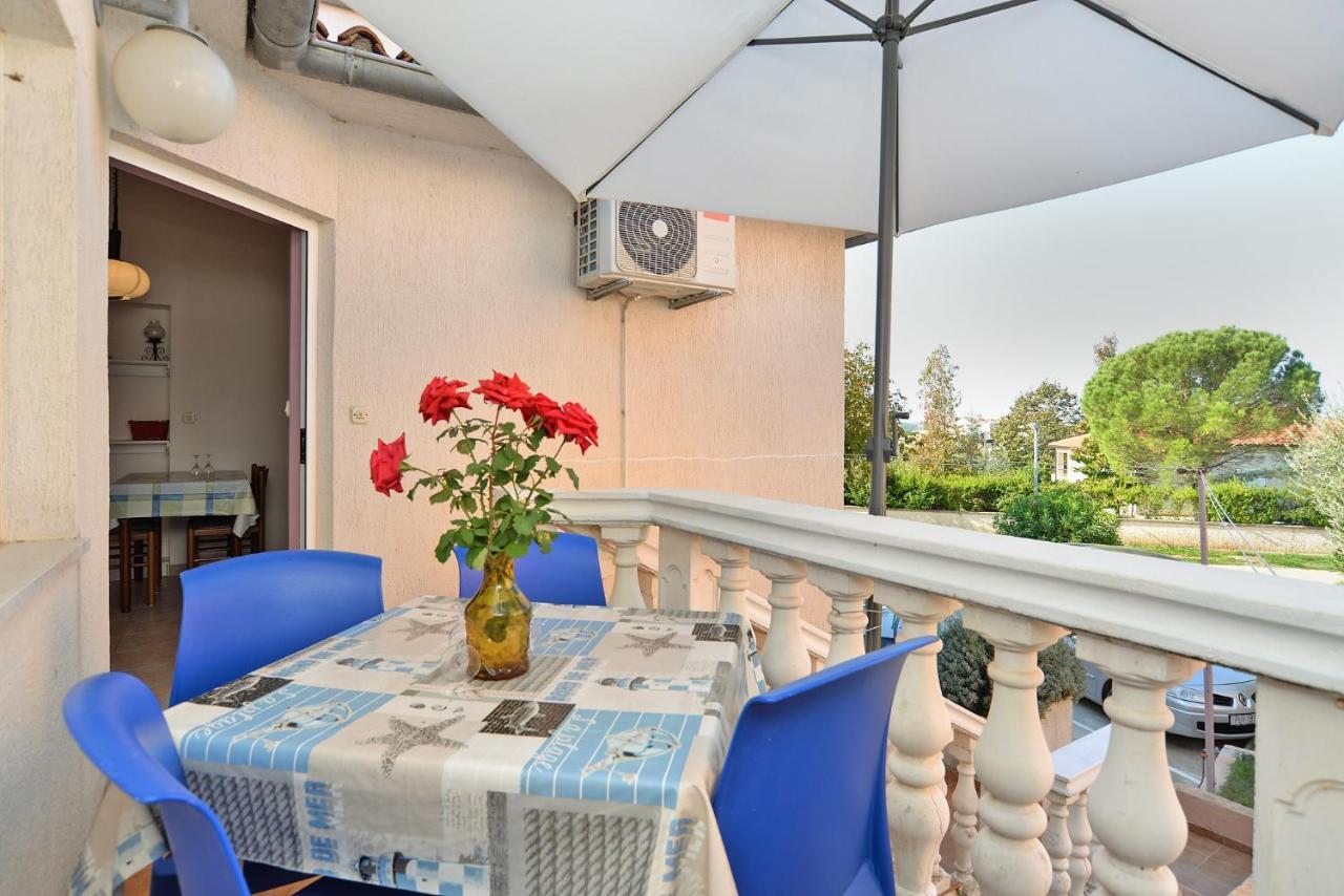 Apartments Biskupije 810 Медулин Экстерьер фото